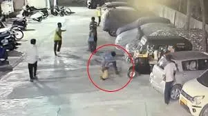 मुंबई: 4 साल के बच्चे को जमीन पर पटका, लोहे की रॉड से किया वार...मासूम से पिता के झगड़े का लिया बदला