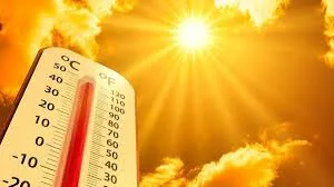 मुंबई में वीकेंड पर बढ़ेगी गर्मी और उमस, तापमान 35°C तक पहुंचने के आसार
