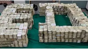 मुंबई : मनी लॉन्ड्रिंग मामले में ईडी की कार्रवाई, 9.29 करोड़ रुपए की 6 संपत्ति जब्त