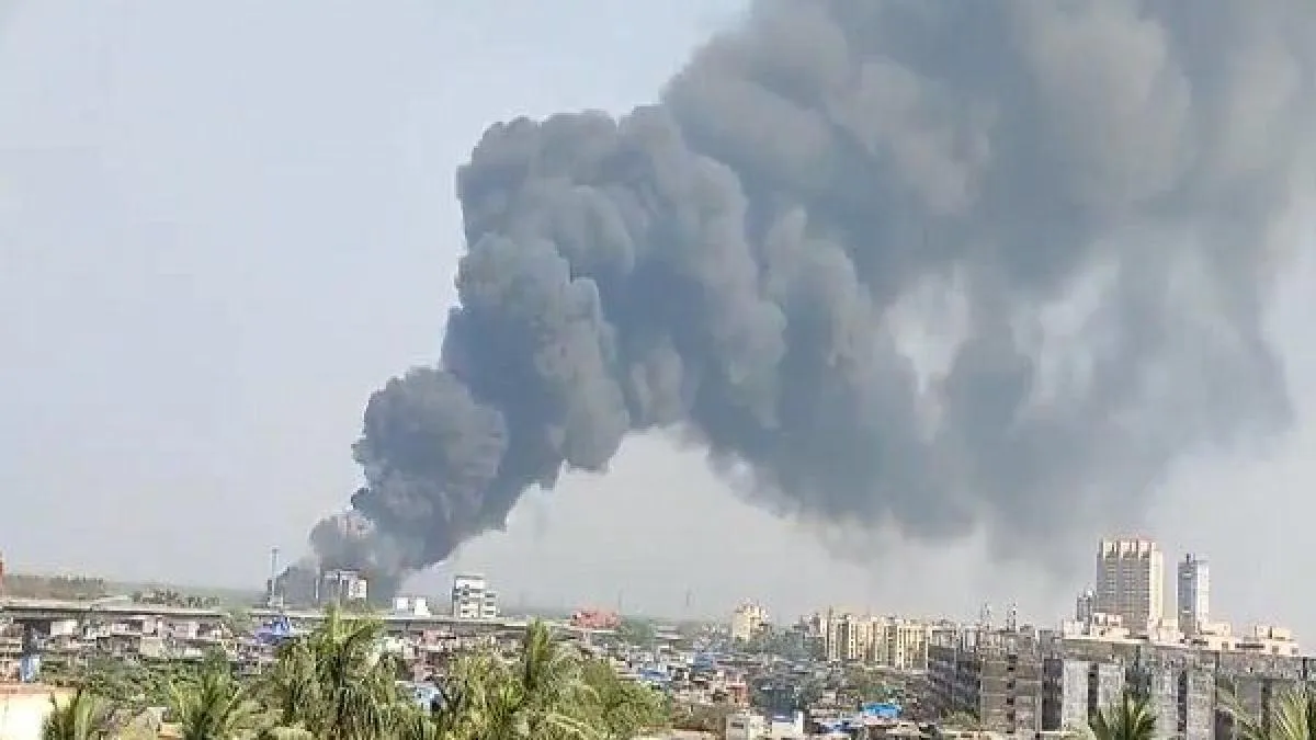 मुंबई : मानखुर्द वेस्ट यार्ड में लेवल 1 आग लगी 