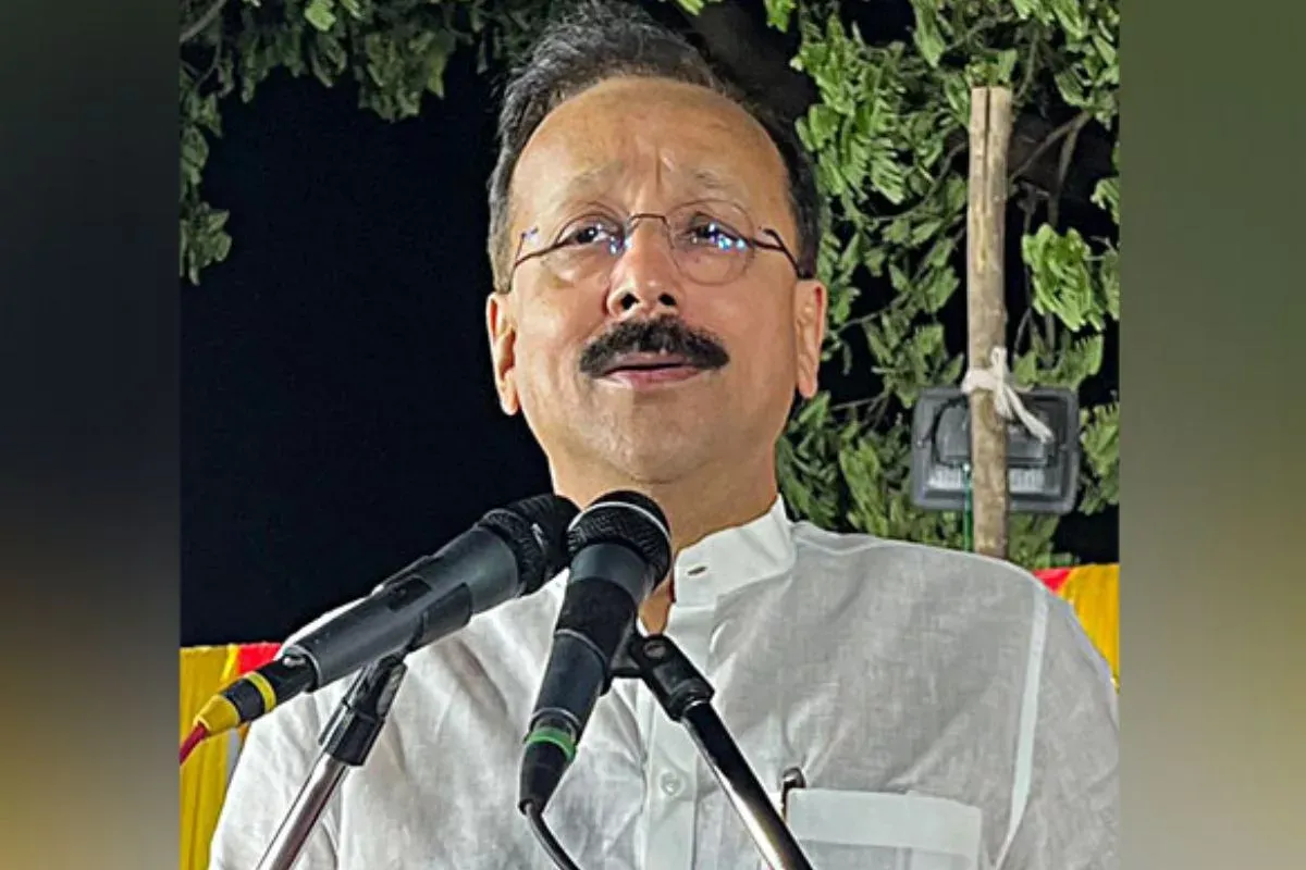 बाबा सिद्दीकी मर्डर केस में बड़ी कार्रवाई, लापरवाही पर मुंबई पुलिस कॉन्स्टेबल बर्खास्त