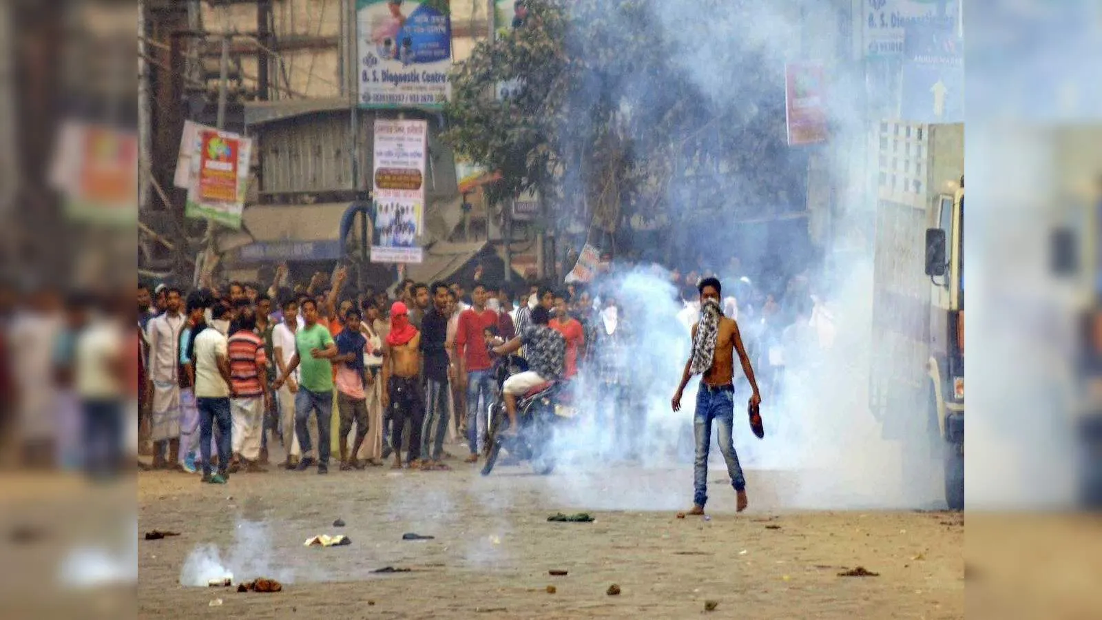 बंगाल पोस्ट-इलेक्शन हिंसा पर पुलिस का बड़ा एक्शन: 200+ FIR दर्ज, 400 से ज्यादा गिरफ्तार