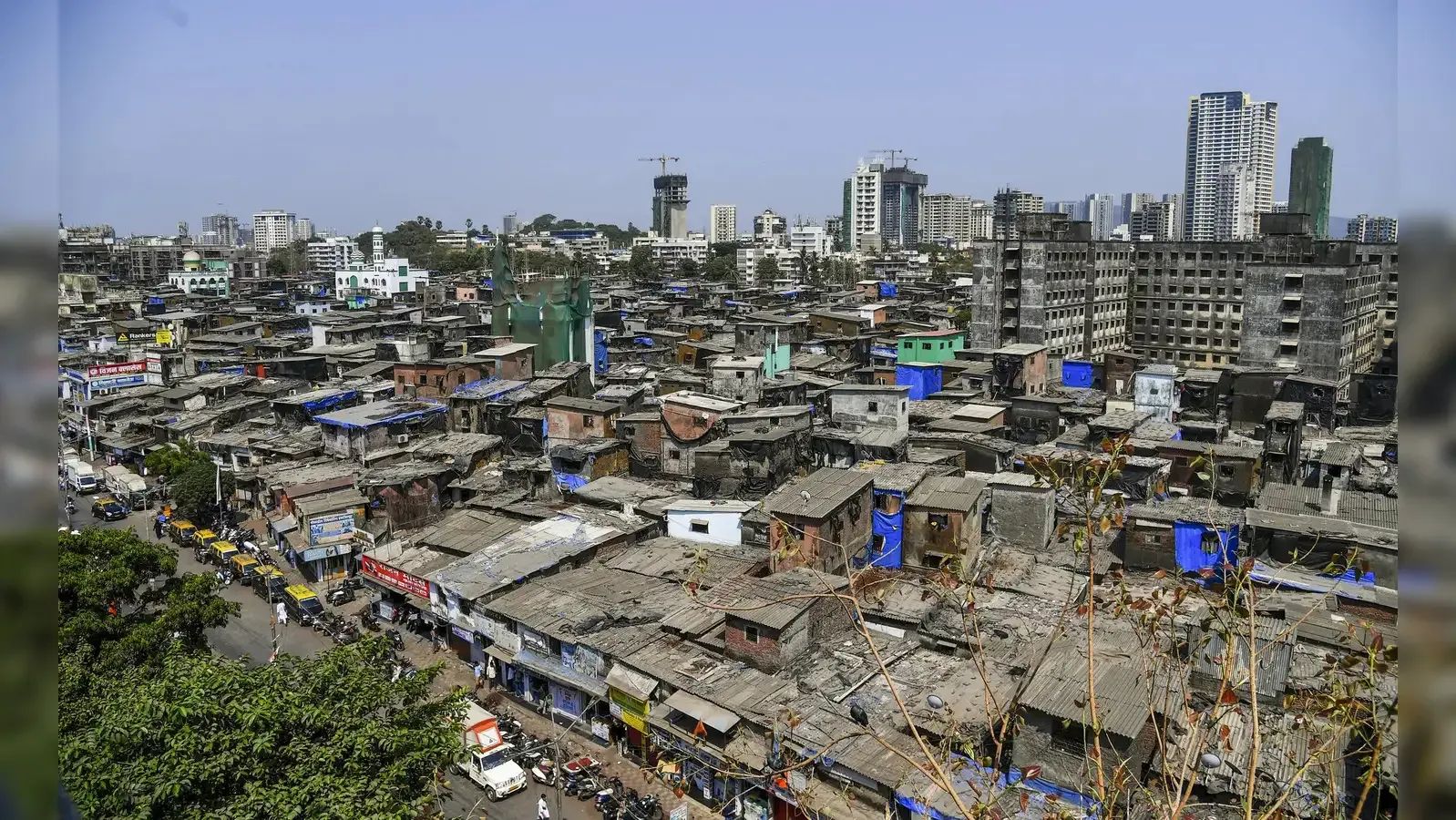 धारावी पुनर्विकास प्रोजेक्ट: नए नियम से ऊपरी मंजिल के रहवासियों की पात्रता पर असर, जानें क्या बदला