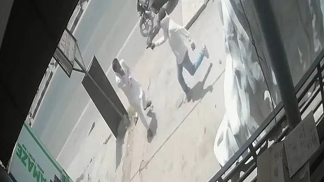 लखनऊ में कारोबारी की दिनदहाड़े हत्या: ऑफिस के बाहर नकाबपोश हमलावर ने मारी गोली, वारदात CCTV में कैद