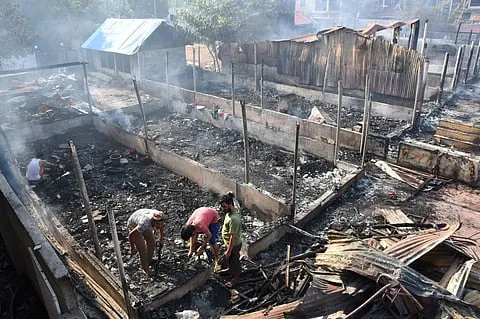 ठाणे के गांवदेवी मार्केट में भीषण आग; फायरमैन और सुरक्षा गार्ड की मौत, व्यापारियों का करोड़ों का नुकसान