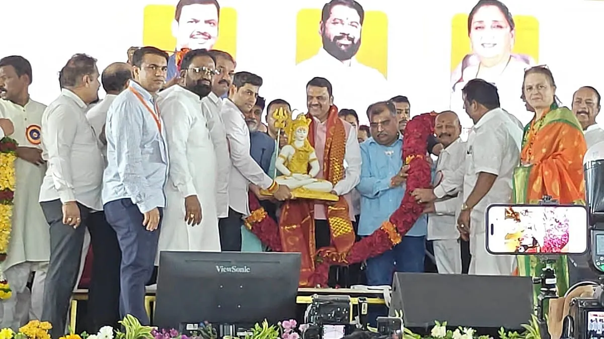 पिंपलेश्वर मंदिर भूमि विवाद का हुआ समाधान, देवेंद्र फडणवीस ने बताया श्रद्धालुओं की जीत