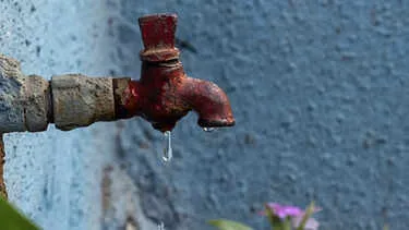 ठाणे में गहराया जल संकट: मानसून की देरी से 38% पानी की कमी, TMC ने 31 अगस्त तक लागू की 20% कटौती