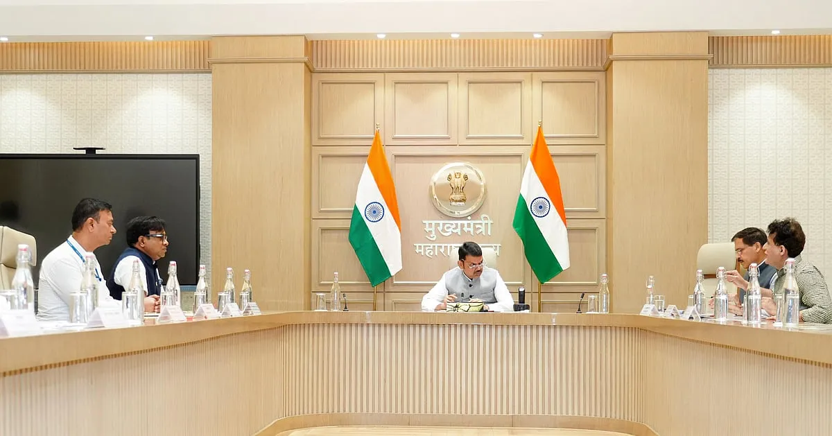 महाराष्ट्र में 2047 तक 100% इलेक्ट्रिक होगी ST बस सेवा, CM फडणवीस ने तैयारियों की समीक्षा की