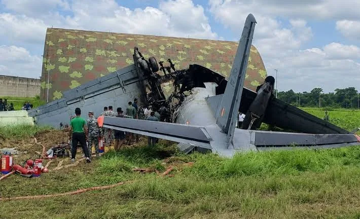 असम के जोरहाट एयरबेस पर IAF का AN-32 विमान क्रैश, 5 जवानों की मौत