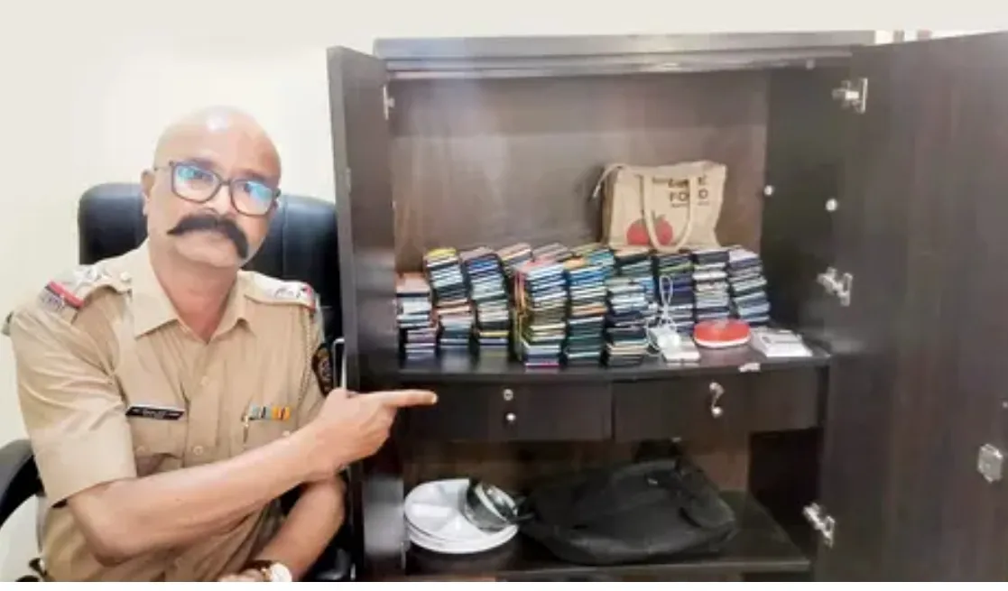 दहिसर पुलिस का कमाल! CEIR और एक्सेल रिकॉर्ड की मदद से 3,500 से ज्यादा खोए मोबाइल बरामद