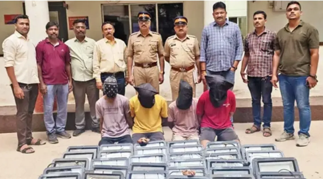 मुंबई: हनुमान जयंती समारोह के दौरान 40 हैलोजन लाइट चोरी करने वाले 4 आरोपी गिरफ्तार