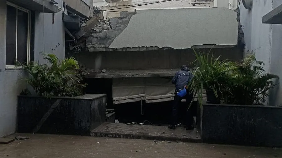 पुणे में बड़ा हादसा: पिंपरी-चिंचवड़ में इमारत ढही, PCMC वेस्ट-टू-एनर्जी प्रोजेक्ट साइट पर 15-20 मजदूरों के दबे होने की आशंका