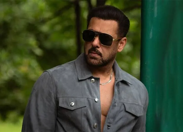 असम बाढ़ पीड़ितों की मदद के लिए आगे आए सलमान खान: फैन क्लब और 'बीइंग ह्यूमन' के साथ मिलकर खाद्य सामग्री और जरूरी सामान वितरित किए