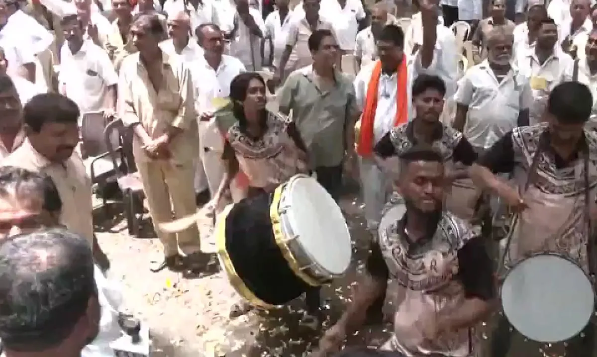मराठी सीखने के लिए ऑटो-टैक्सी चालकों को एक साल की मोहलत, मुंबई में ड्राइवरों ने मनाया जश्न