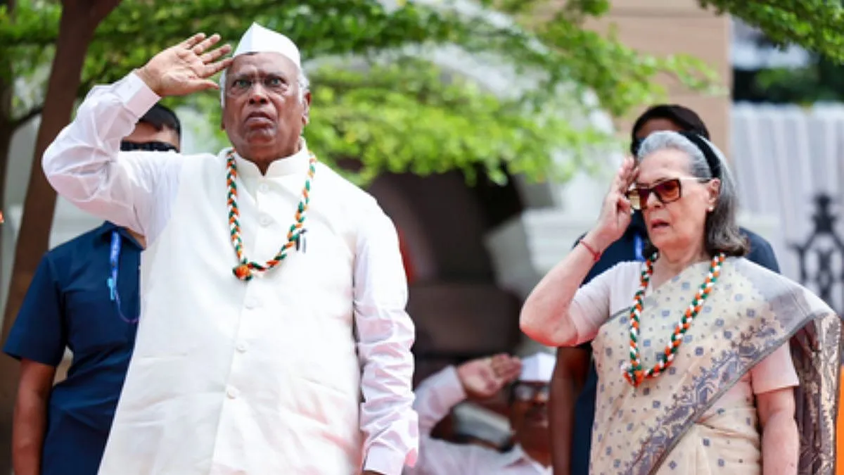 ‘वंदे मातरम्’ विवाद में BJP का बड़ा एक्शन, सोनिया गांधी के खिलाफ पुलिस शिकायत; कांग्रेस ने आरोपों को बताया गलत