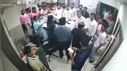 पालघर अस्पताल विवाद में 17 लोगों पर मामला दर्ज, घायल गोविंदाओं के इलाज और डिस्चार्ज को लेकर हुआ विवाद