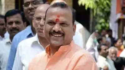 महाराष्ट्र : पूर्व बीजेपी विधायक नरेंद्र पवार और बर्खास्त पुलिस कॉन्स्टेबल पर गैंगरेप का आरोप...  ठाणे में युवती ने FIR दर्ज करवाई !