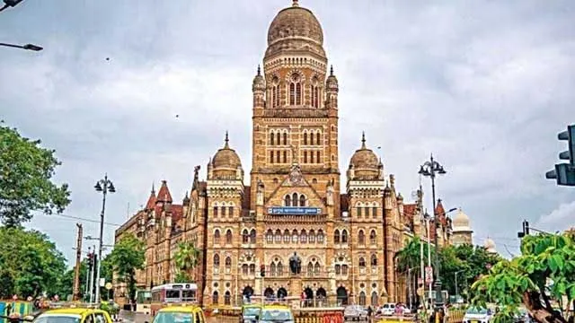 मुंबई : मैनहोल हादसे के बाद बीएमसी सख्त... ठेकेदार मे. न्यू टेक इंफ्रा को ब्लैकलिस्ट करने की सिफारिश