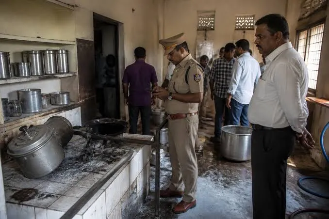नालासोपारा जिला परिषद स्कूल में कुकर फटने से मची अफरा-तफरी