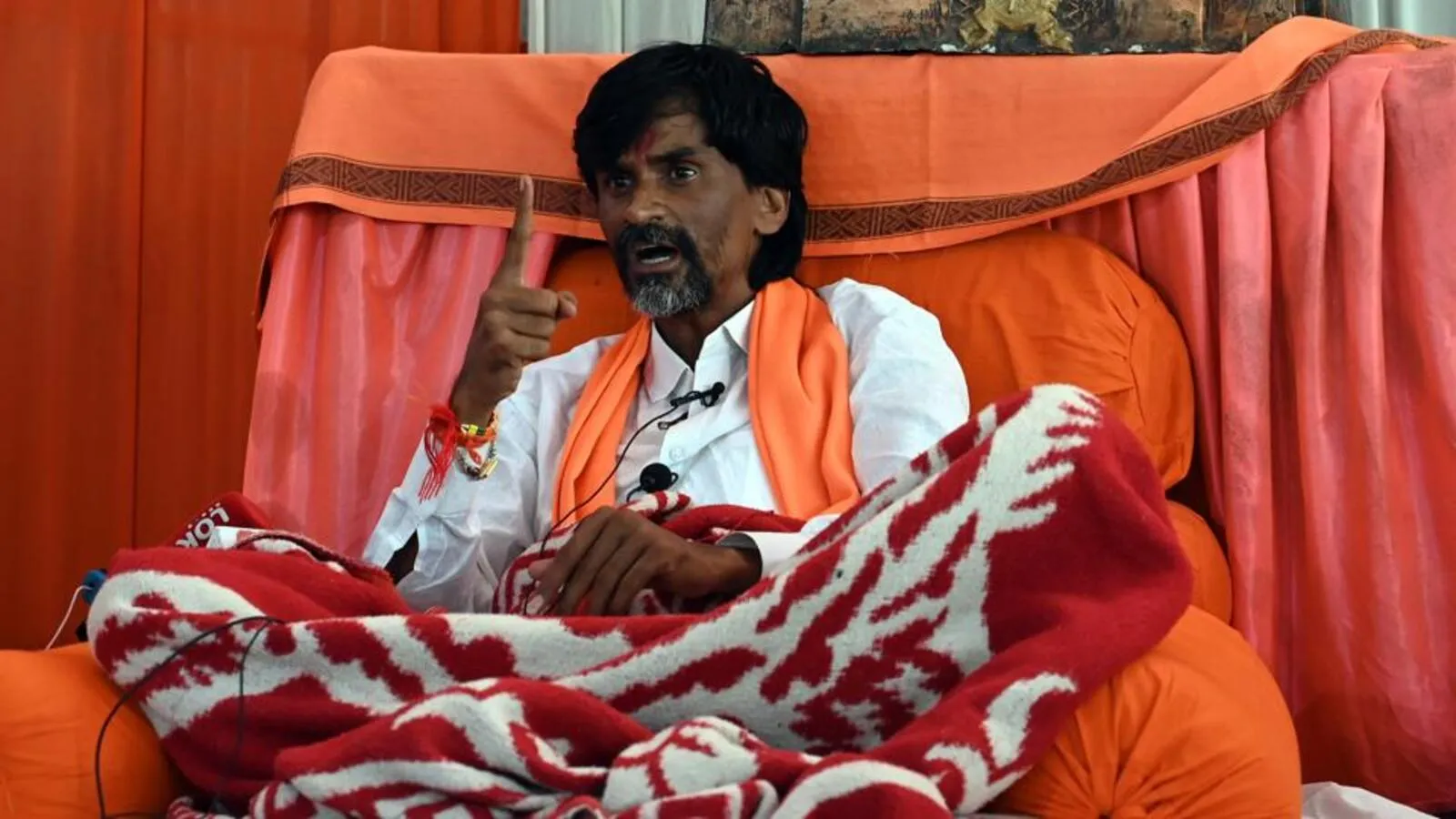 जालना : अब पानी और इलाज लेने से भी इनकार, 12 को मुंबई कूच का ऐलान, जालना में मनोज जरांगे पाटील का आंदोलन और तेज हुआ
