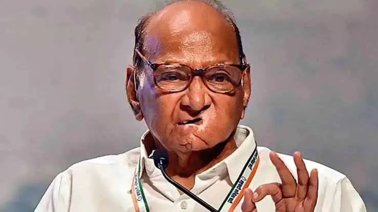महाराष्ट्र : किसानों के समर्थन में उतरे शरद पवार... फडणवीस सरकार से की पूर्ण कर्ज माफी की मांग !