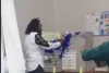 बसपा नेता ने ठाणे में EVM मशीन पर स्याही फेंकी