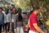 मुंबई के सांताक्रूज इलाके में पत्नी ने प्रेमी के साथ मिलकर पति को धीमा जहर देकर मौत के घाट उतारा... 