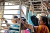 मुंबई लोकल में सफर करना महिलाओं के लिए होगा आसान, रेलवे ने दी बहुत बड़ी राहत!