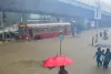मुंबई : भारी बारिश से  जनजीवन को बुरी तरह प्रभावित; बिना जरूरी काम के घर से बाहर न निकलें, बीएमसी ने नागरिकों से की अपील 