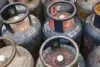 नई दिल्ली : कमर्शियल LPG सिलेंडरों की डिलीवरी शुरू, 13 मार्च को बुक हुए 88.8 लाख घरेलू गैस सिलेंडर