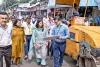 मुंबई:  एक्शन मोड में BMC कमिश्नर अश्विनी भिड़े, तीन घंटे चलीं पैदल, मुंबई में 320 KM फुटपाथ होगा साफ