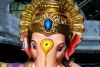 मुंबई गणेश आगमन 2026: परेल में मशहूर पंडालों में भगवान गणेश के स्वागत के साथ जश्न शुरू