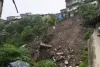 मुंबई: कुर्ला में भारी बारिश के बीच भूस्खलन से हड़कंप, 4 से 5 लोगों के दबे होने की आशंका