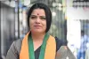 मुंबई: विपक्ष के साथ शिवसेना-BJP के निशाने पर मेयर रितु तावड़े, 6 महीने के कार्यकाल में इन विवादों ने बढ़ाई टेंशन