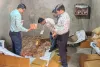 मुंबई: बच्चों को कुरकुरे, मैगी और लेज़ देने से पहले सावधान, मुंबई में पैकेट पर बदली जा रही थी एक्सपायरी डेट