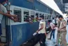  मुंबई-दिल्ली से धनबाद की ट्रेनें फुल; दिवाली-छठ पर घर वापसी मुश्किल  