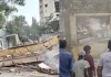  मुंबई : अंधेरी वेस्ट बिल्डिंग गिराने से सड़क पर मलबा; सुरक्षा संबंधी चिंताएं बढ़ीं 