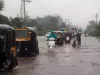 मुंबई और आस-पास के इलाकों में में सुबह से लगातार बारिश...अगले 48 घंटे का अलर्ट जारी