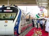 गुजरात में प्रधानमंत्री मोदी ने वंदे भारत एक्सप्रेस ट्रेन को दिखाई हरी झंडी...