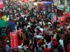 कोविड-19 महामारी के दो साल बाद दिवाली पर मुंबई के बाजारों में उमड़ी भीड़...