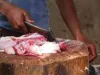 उल्हासनगर में नियमों की उड़ रही सरेआम धज्जियां... बिना कत्लखाने के चल रहा है अवैध मांस बिक्री का व्यवसाय