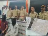 मुंबई में बंदूक की नोक पर डकैती डालने वाले पांच आरोपियों को वाकोला पुलिस ने राजस्थान से किया गिरफ्तार।