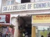 मुंबई के फोर्ट परिसर में सर जेजे कॉलेज ऑफ कॉमर्स बिल्डिंग को ढहा दिया गया