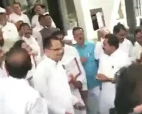 शिवसेना और भाजपा विधायकों ने लगाए 'राहुल गांधी हाय-हाय' के नारे...