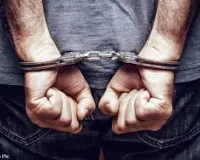 कांदिवली में डकैती का प्रयास करने वाले 2 नकली पुलिसकर्मी गिरफ्तार