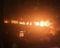 मुंबई :  दहिसर पश्चिम स्थित मेघा पार्टी हॉल में भीषण आग