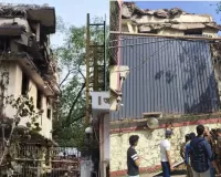 मुंबई के माहिम में इमारत गिराने के दौरान हादसा, दो लोग घायल