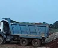 मुंबई : आरे के जंगलों में मलबा और मिट्टी डाले जाने की शिकायत; ठेकेदार के खिलाफ शिकायत दर्ज