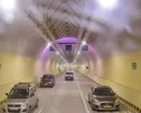 मुंबई : कोस्टल रोड की रेलिंग कार से टूट गई;  मरम्मत के लिए 2.65 लाख रुपये का हर्जाना 