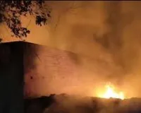 ऐरोली: दीघा स्थित एक कबाड़ गोदाम में भीषण आग; घटना में किसी के हताहत होने की खबर नहीं